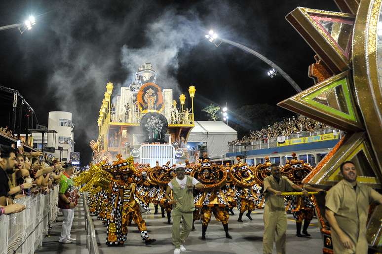 Campeã do carnaval de 2023, a Mocidade Alegre foi a terceira escola a desfilar no Anhembi, na Zona Norte de São Paulo, neste sábado, 11