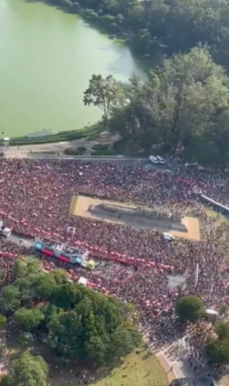 Multidão foi à região do Ibirapuera para ver Pabllo e Teló