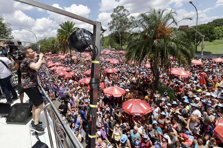 Michel Teló leva o sertanejo para a região do Parque Ibirapuera