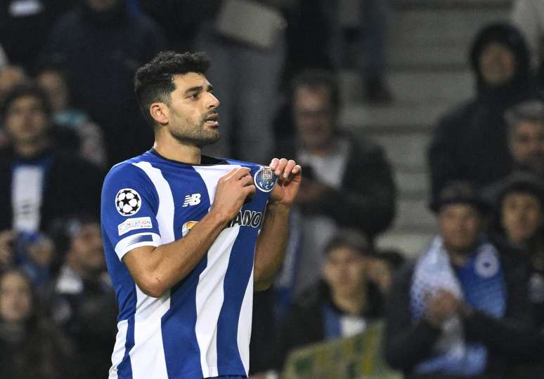 Mehdi Taremi comemora gol pelo Porto 