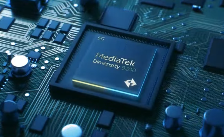 Supostos documentos vazados indicam que ao menos um dos aparelhos da família deve ser equipado com o Dimensity 9200, chip premium da MediaTek para 2023 (Imagem: MediaTek/YouTube)