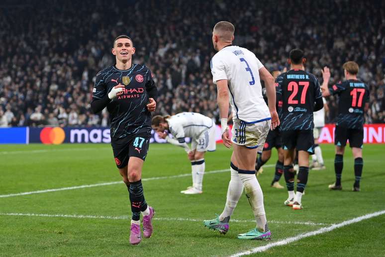 Foden comemorando o terceiro gol do City - 