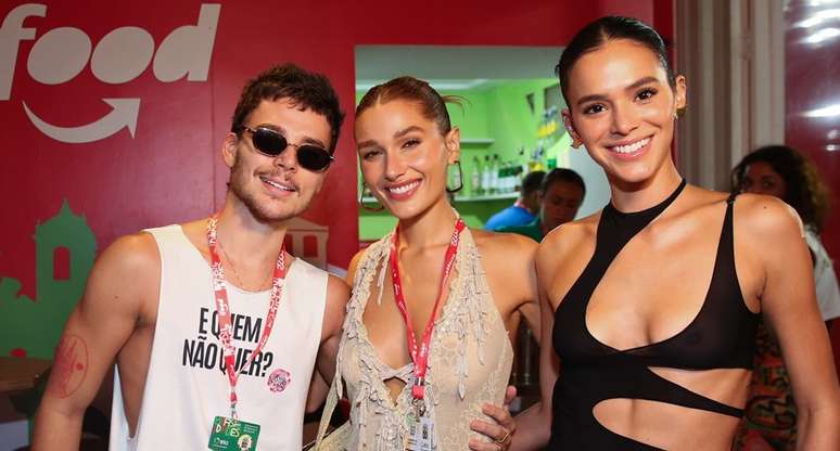 Por conta da suposta briga, Bruna Marquezine também teria cortado o contato com Enzo