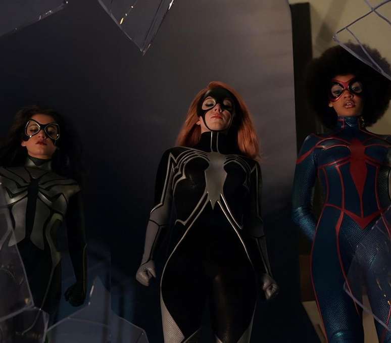 Tem Mulheres-Aranha, mas o Homem-Aranha não aparece mesmo (Imagem: Reprodução/Sony Pictures)