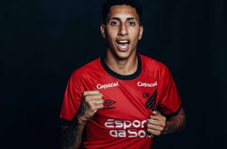 Atletico-PR announces the arrival of the former Ponte Preta midfielder
