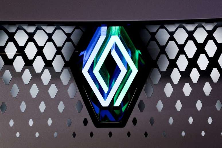 Renault reports lower-than-expected profits for 2023, but increases dividends