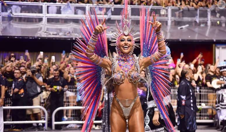Sabrina Sato vai desfilar no Rio de Janeiro e em São Paulo na mesma noite pelo Desfile das Campeãs.