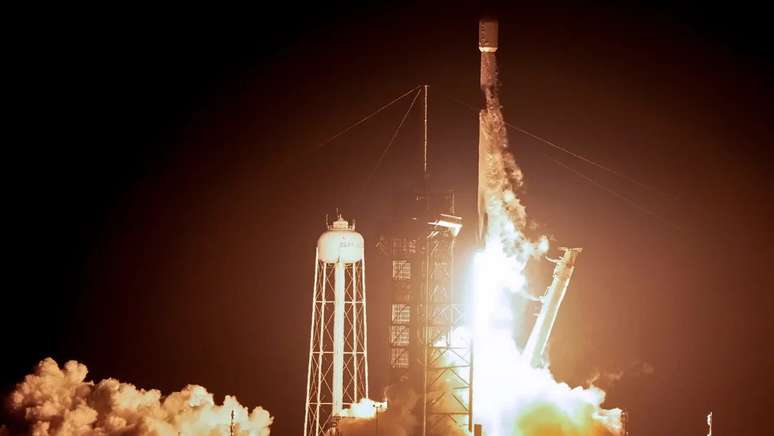 O módulo lunar Odysseus, desenvolvido pela empresa Intuitive Machines, lançado em um foguete SpaceX Falcon 9