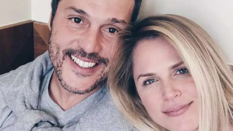 After the controversial divorce, Susana Werner declares herself in a photo with Julio Cesar