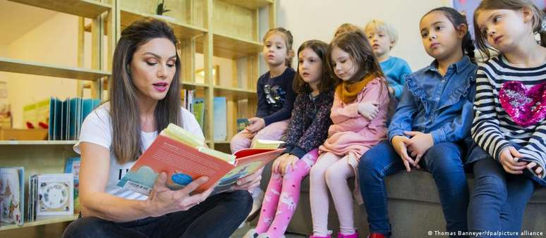 Excesso de telas é um dos fatores que afastam crianças dos livros