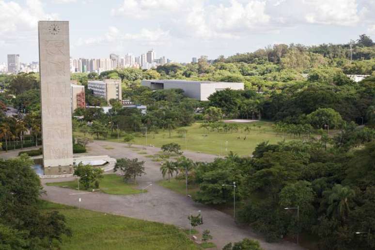 Universidade de São Paulo (USP) é a brasileira mais reconhecida internacionalmente desde que ranking internacional de universidades é publicado. Na foto, Praça do Relógio, no campus Butantã da USP.