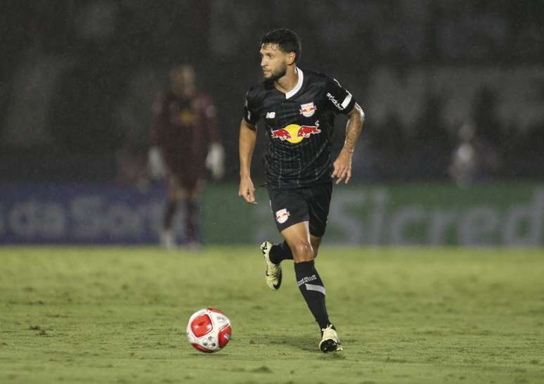 Juninho Capixaba foi liberado para resolver 'questões pessoais' se tornou desfalque para o Braga contra o São Paulo. 