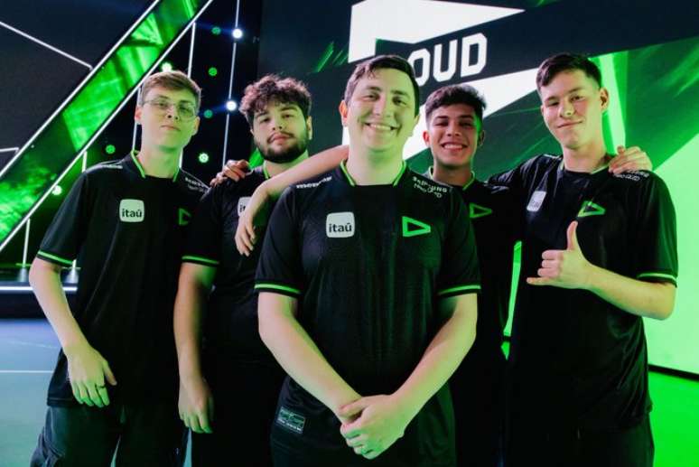 VCT KICKOFF Americas: LOUD beats the Sentinels and advances to the upper bracket