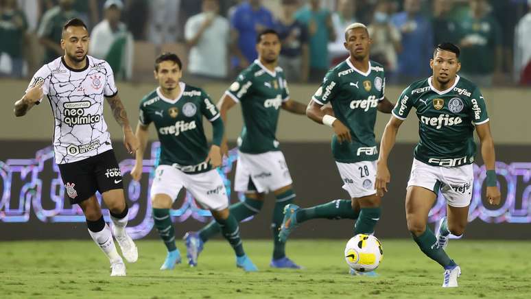 Corinthians visita o Palmeiras tentando derrubar sequência invicta do rival no Derby; veja os números. 