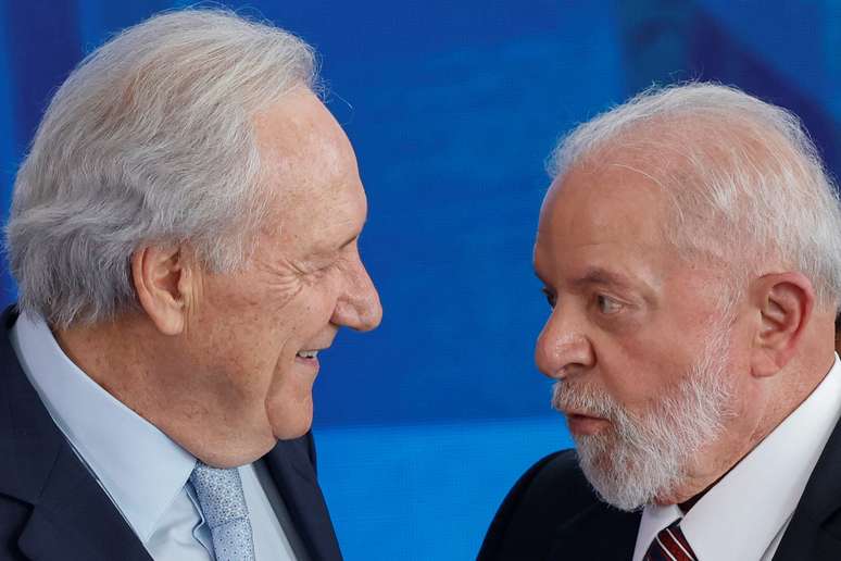 The Lula government publishes a decree with rules to regulate the use of force by police officers after cases of violence