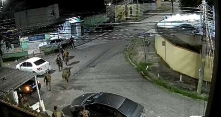 Policiais trocam tiros entre si em operação no Rio de Janeiro