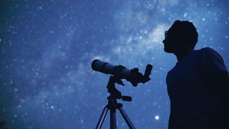 Entre os muitos termos que surgem quando exploramos o vasto universo, dois se destacam: astronomia vs. astrologia