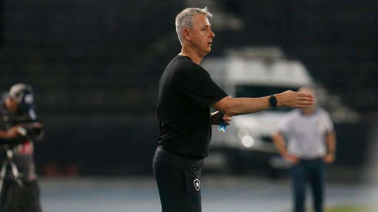 Tiago Nunes, técnico do Botafogo 