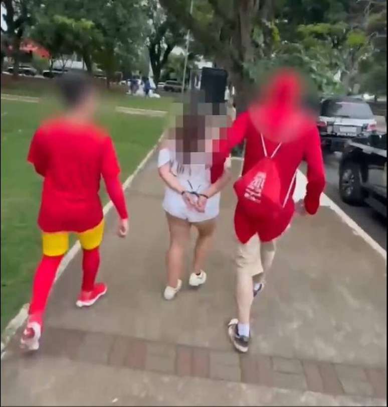 Fantasias fizeram parte de estratégia para infiltrar policiais