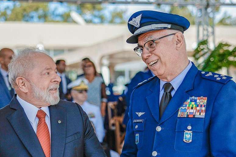 Especialistas apontam que, neste governo, Lula e militares tentarão estratégia para isolar suspeitos de envolvimento com suposto plano golpista