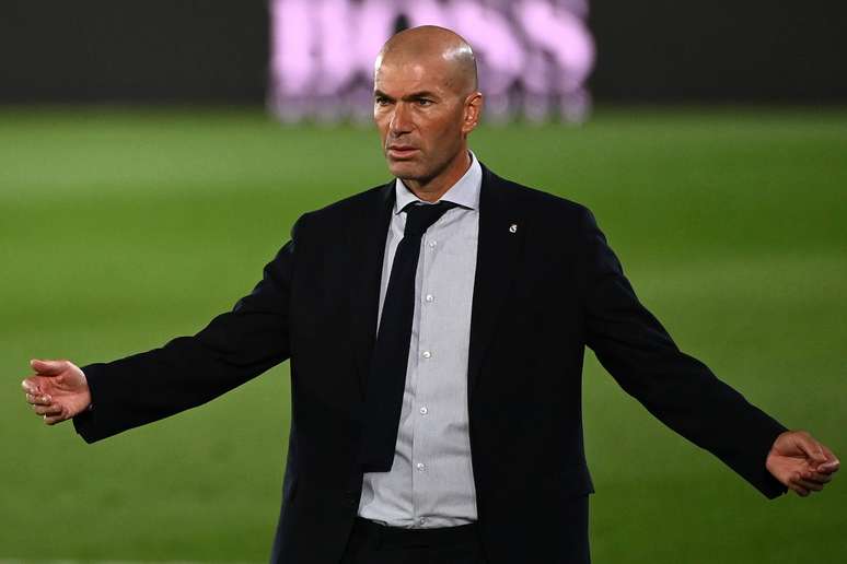 Zidane está livre no mercado desde o final da temporada 2020/21, quando deixou o Real Madrid 