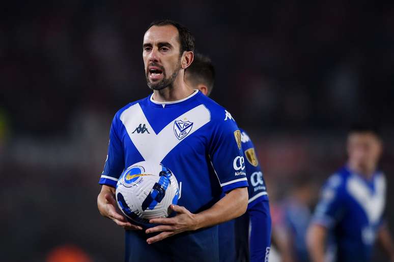 Último clube de Diego Godín havia sido o Vélez Sarsfield, da Argentina 