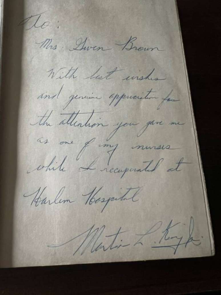 Dedicat&oacute;ria do Livro de Martin Luther King para a enfermeira Gwen Brown