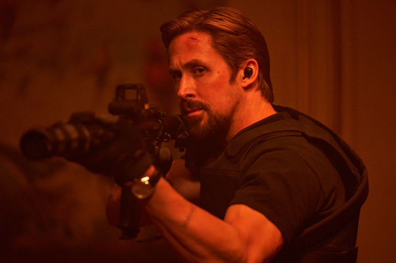 Mesmo parecendo ser o Renan, do Choque de Cultura, Ryan Gosling já provou ser capaz de protagonizar grandes filmes de ação (Imagem: Reprodução/ Netflix)