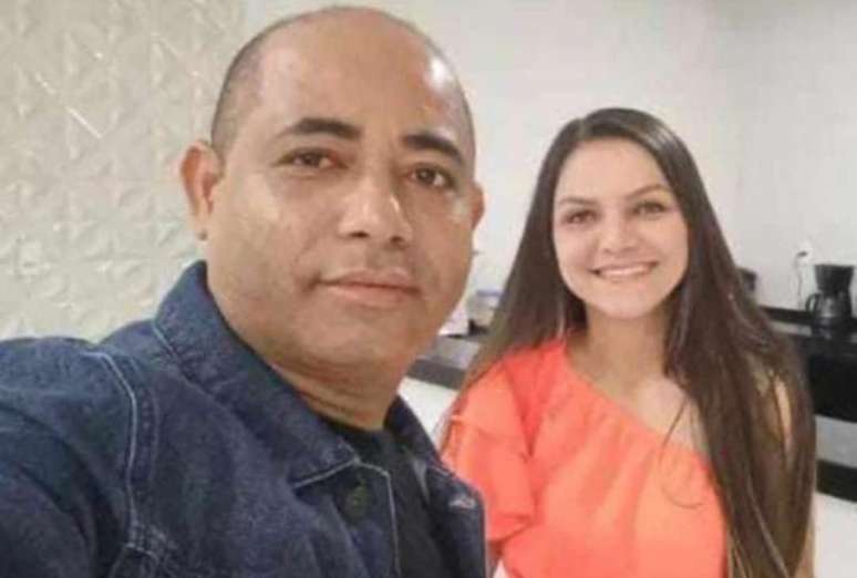 Cantora de forró Marcinha Sousa e marido morrem afogados dentro de carro no Ceará