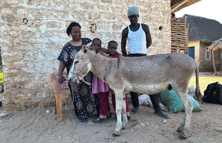 Quando um animal é roubado, as mulheres e as meninas acabam tendo que compensar a falta do animal