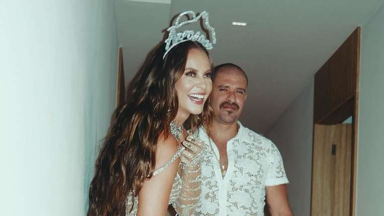 A atriz Paolla Oliveira mostrou os detalhes da mansão em que mora junto com o namorado, o cantor Diogo Nogueira, no Rio de Janeiro.