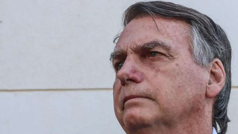Bolsonaro é investigado por instigar um golpe de Estado