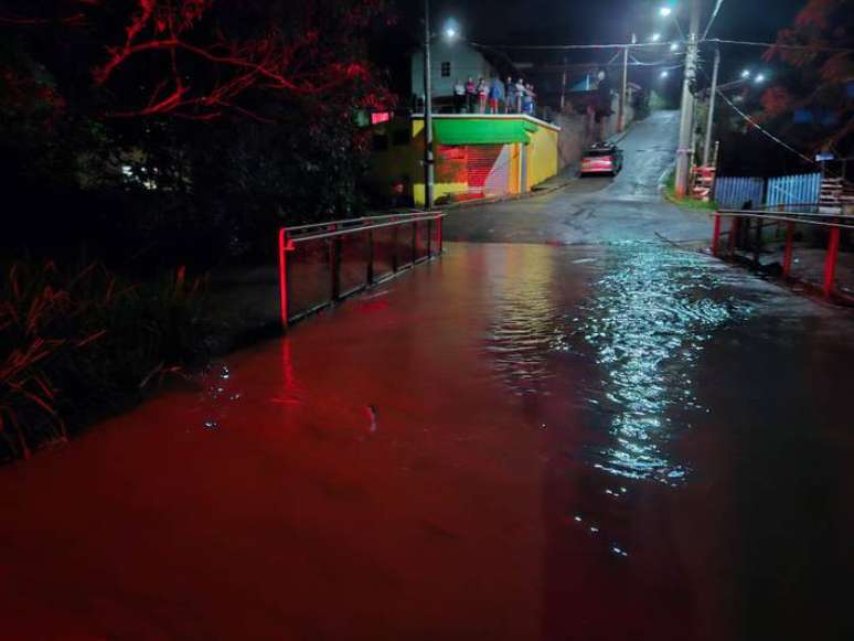 Santo Ant&ocirc;nio do Pinhal &eacute; um dos munic&iacute;pios atingidos pelas fortes chuvas nas &uacute;ltimas 24 horas.