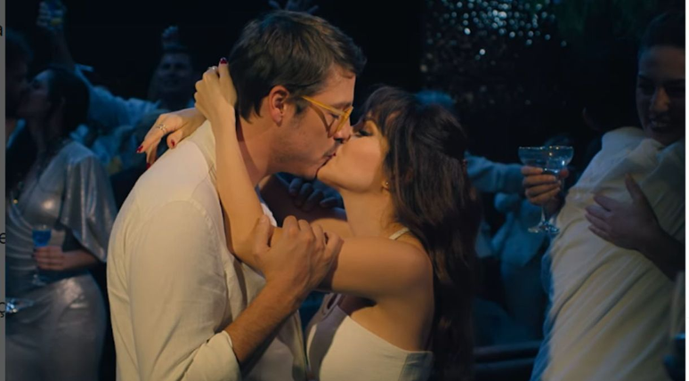 Sandy e Fábio Porchat vivem par romântico no filme 'Evidências do Amor'