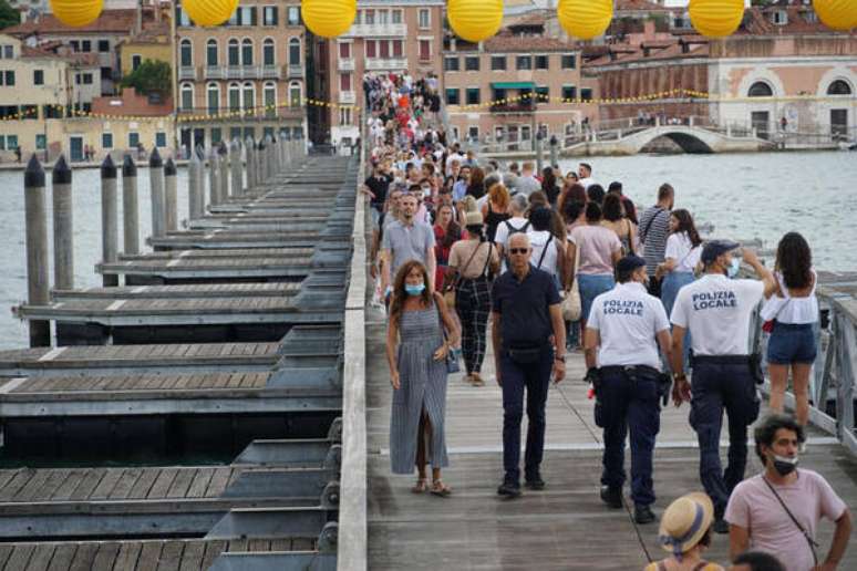 Movimentação de turistas em Veneza, na Itália