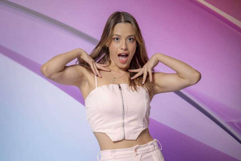 Bia sonha em ser atriz e j&aacute; escreveu roteiro para o teatro 