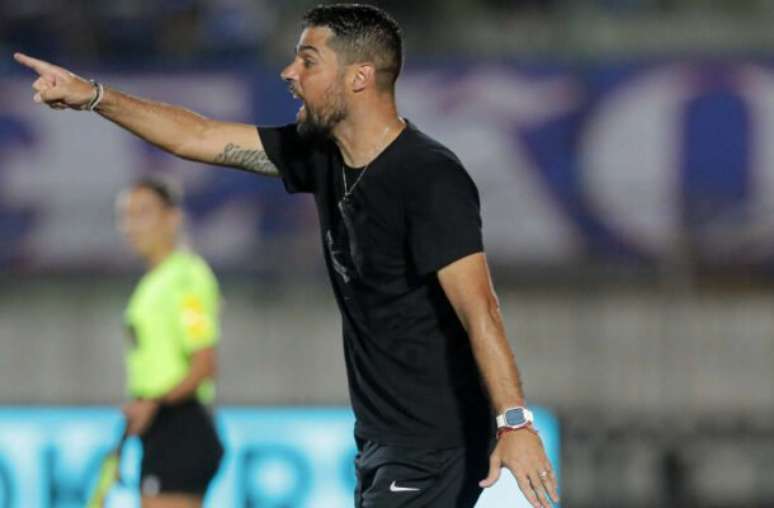 Antonio Oliveira sees quality and organization in Corinthians