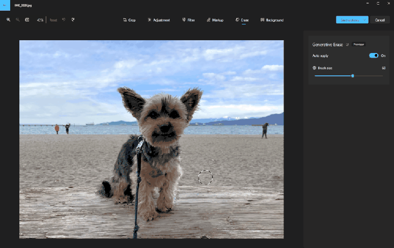 Exemplo de uso da borracha generativa do Fotos, no Windows (Imagem: Divulgação/Microsoft)