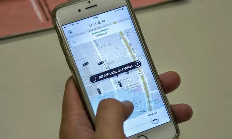Pais poderão monitorar viagem de Uber dos filhos adolescentes 