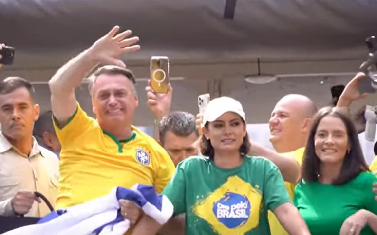 Jair Bolsonaro e Michelle na manifestação na Paulista, em São Paulo 