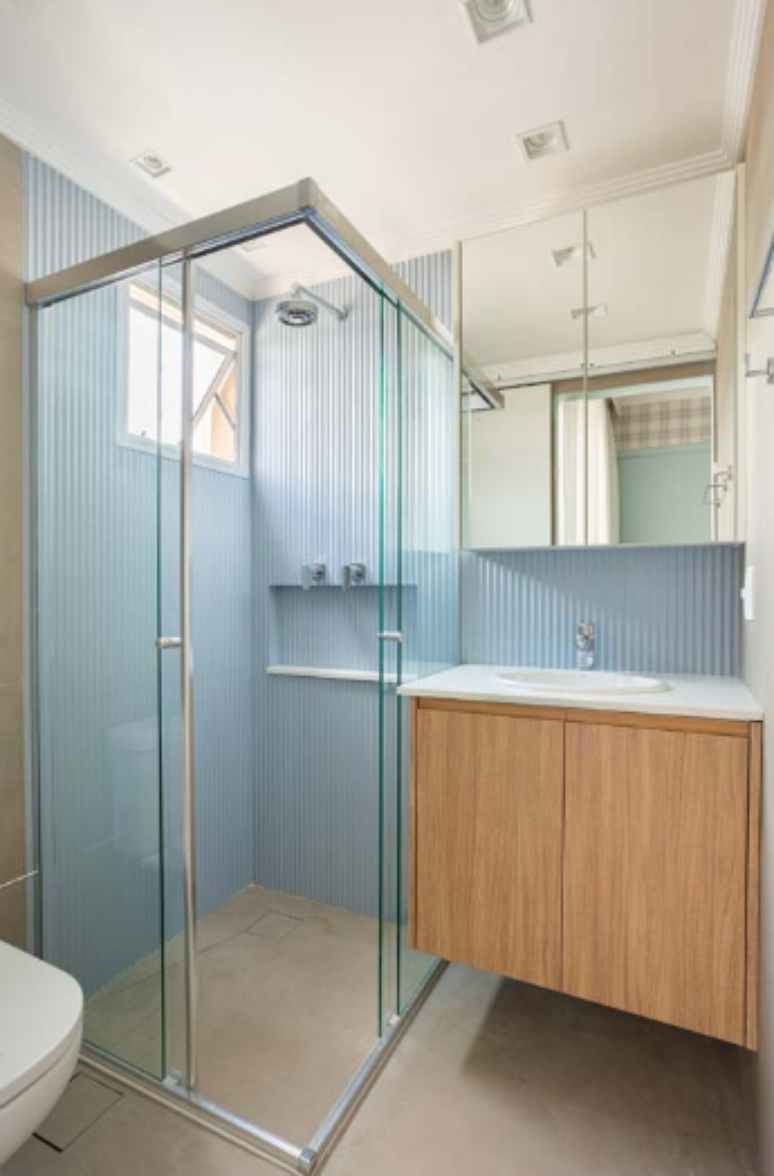 11. Box para banheiro: preço pode variar de R$260 a R$2.500, influenciado por tamanho, material e design – Projeto: Rafaella Grasnoff – Loft 7 Arquitetura | Foto: Dam Mol