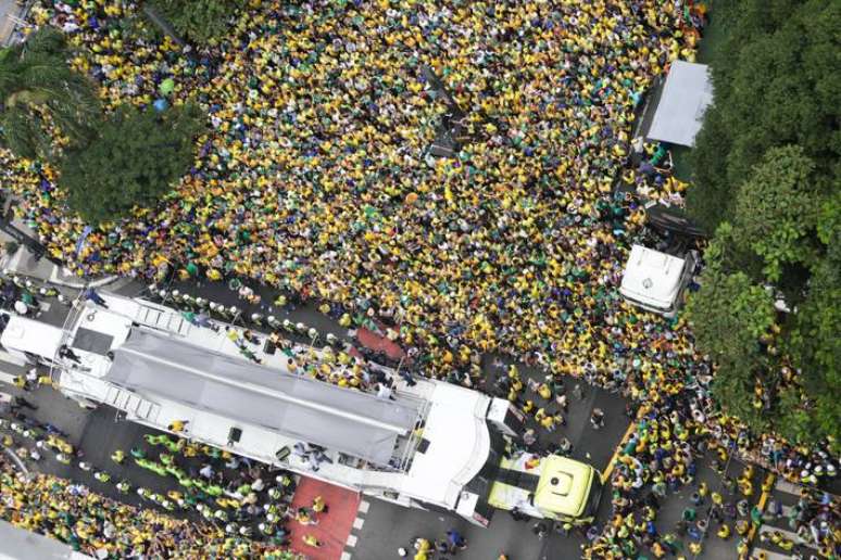 Ato pró-Bolsonaro reuniu apoiadores do ex-presidente na Avenida Paulista neste domingo, 25
