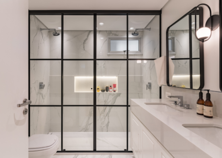21. Box para banheiro: ducha dupla + metais black matte – Projeto: Gabriela Prado | Foto: @klfotografia