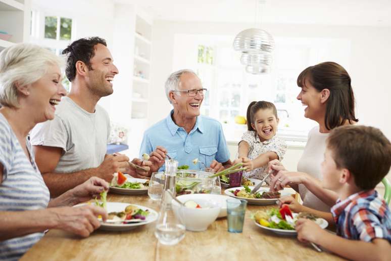 A dieta do Atlântico celebra o prazer da comida caseira, realçando os laços sociais entre amigos e familiares 