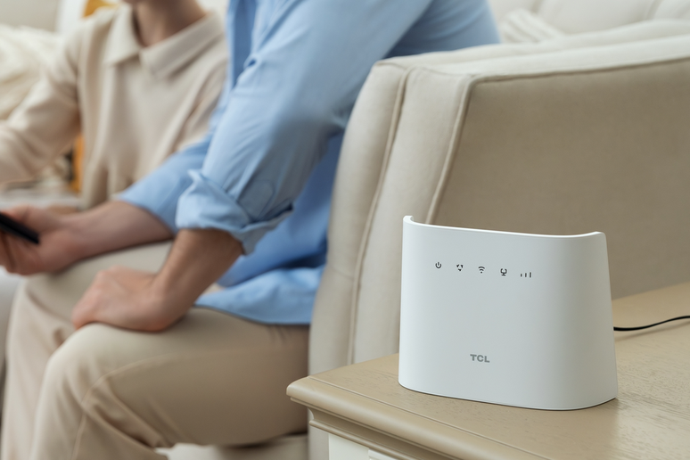 O TCL Linkhub HH132 Pro é recomendado para quem precisa de alta velocidade, operando no padrão Wi-Fi 6 e embarcando configuração de antenas 3T3R (Imagem: Divulgação/TCL)