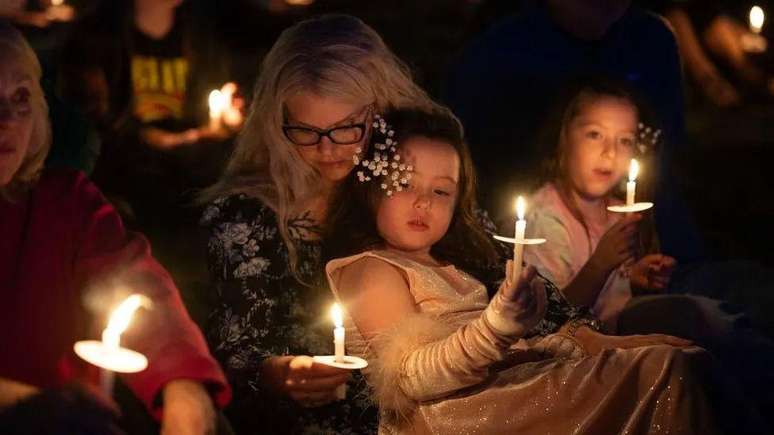 Foram organizadas diversas vigílias à luz de velas pelo país