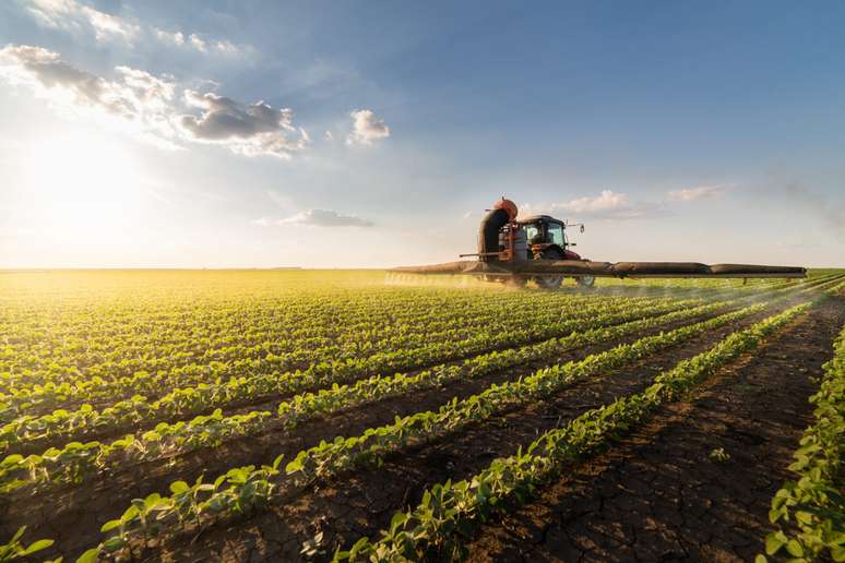 A agropecuária tem como principal objetivo a produção de alimentos