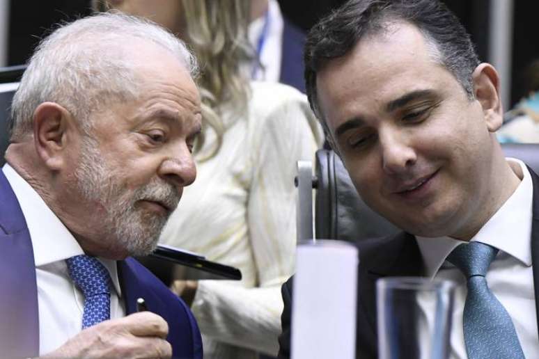 Lula e o presidente do Senado, Rodrigo Pacheco, durante sessão de abertura dos trabalhos no Congresso