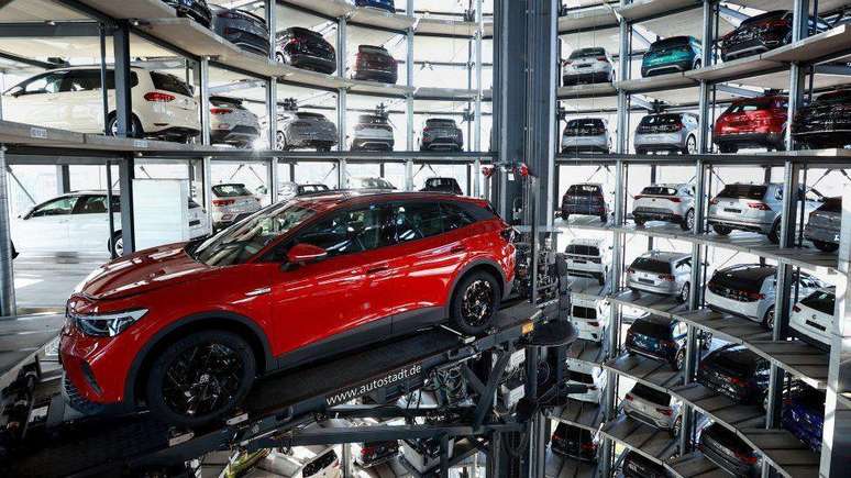 BMW, Ford, Mercedes-Benz, Opel, Porsche e Volkswagen são algumas das marcas de automóveis com fábricas na Alemanha