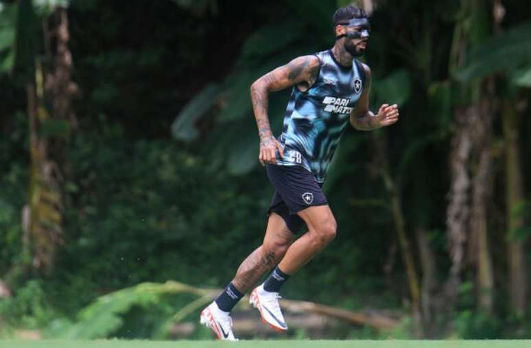 Alexander Barboza durante treino do Glorioso no Espaço Lonier